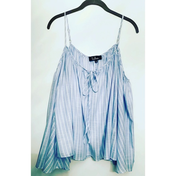 Women’s Lulu’s cold shoulder light blue top (L) - Picture 5 of 7